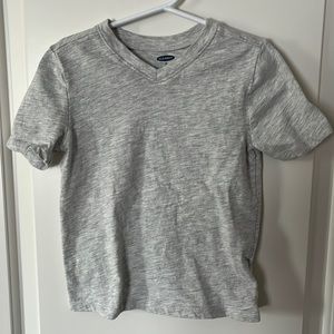 Old navy grey tshirt